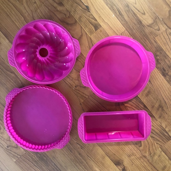 Roshco Creat/Bake 3D +Silicone Bakeware lot of (6) @ egg cookers - Picture 3 of 6